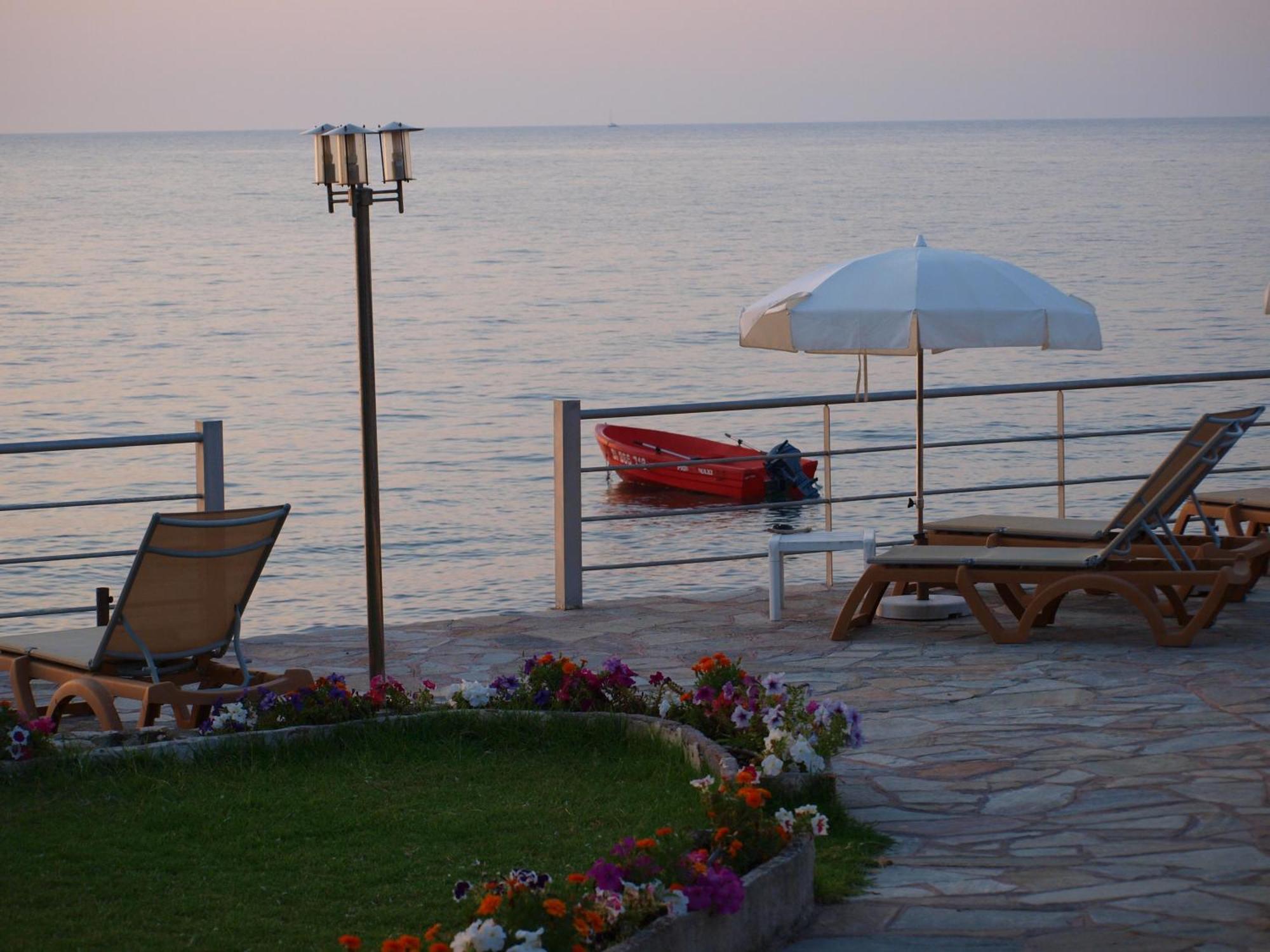 Hotel Tettola Сен-Флоран Экстерьер фото